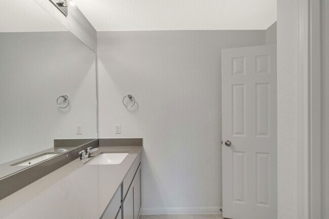 Building Photo - 17629 Shafer Dr