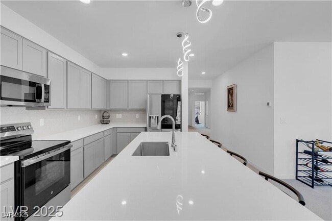 Building Photo - 5357 Eleganza Ave