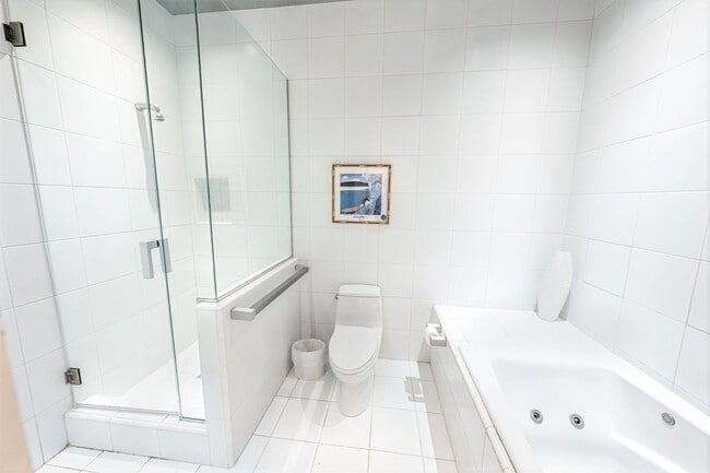 Building Photo - 10272 Overhill Dr