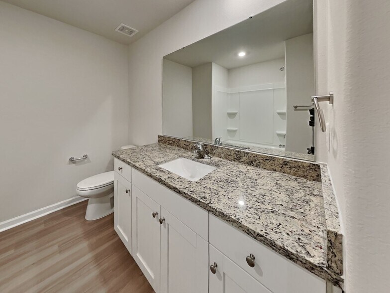 Building Photo - 279 Royal Mdw Dr