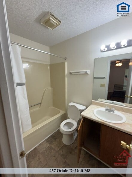 Building Photo - 457 Oriole Dr