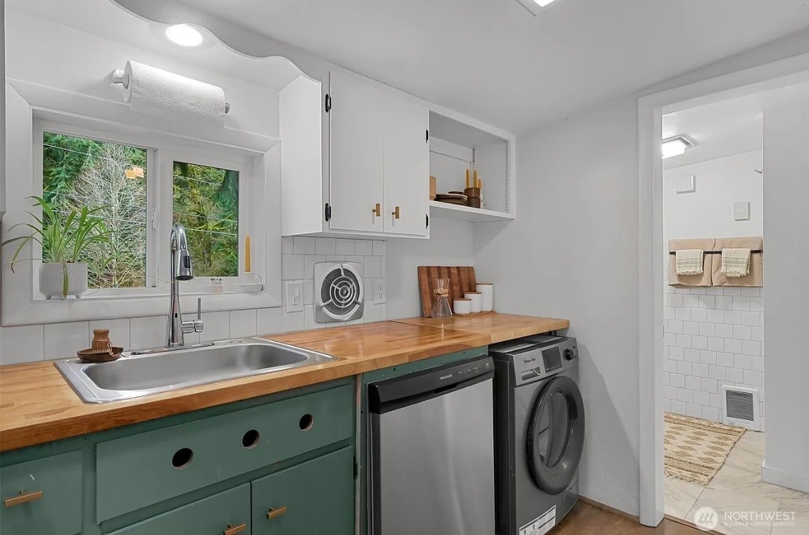 Building Photo - 2562 Lake Whatcom Blvd