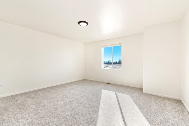 Building Photo - 2720 Barnstormer St