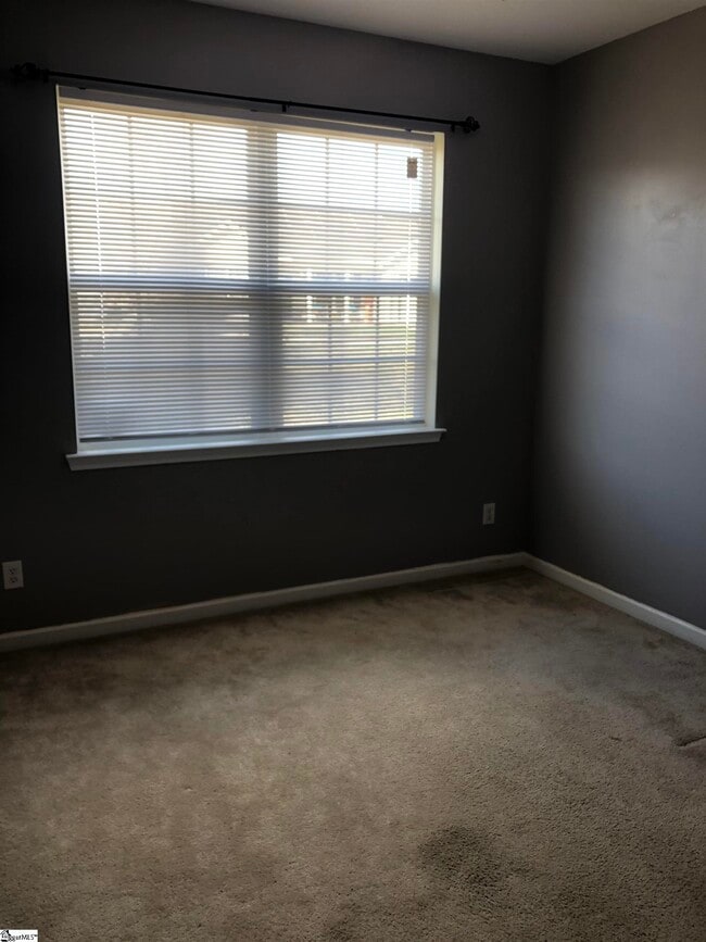 Building Photo - 520 Lois Wy