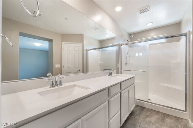 Building Photo - 25 Lomita Heights Dr