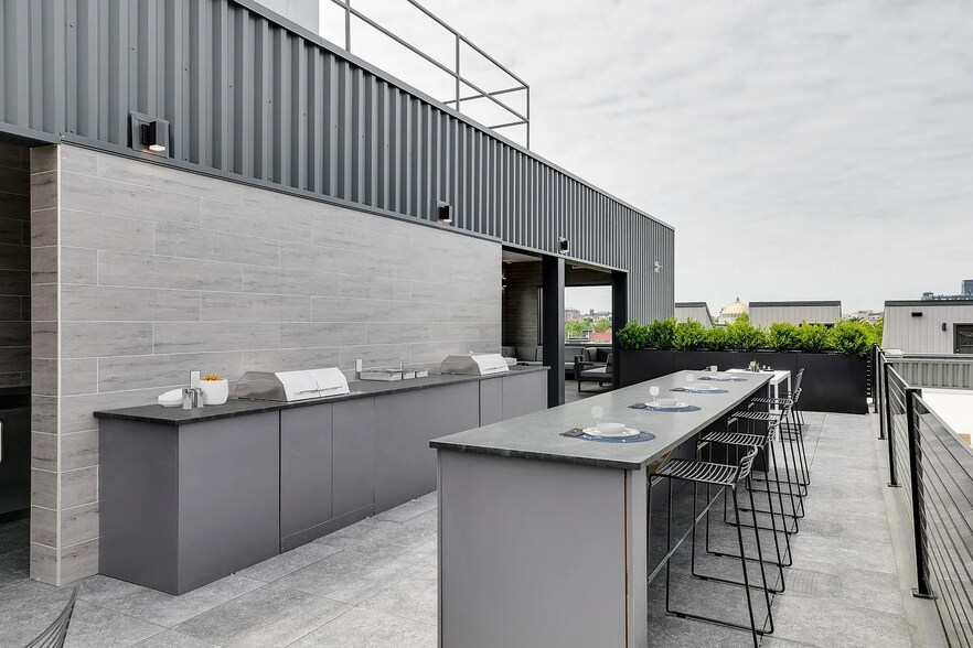 Building Photo - 860 N 3rd St