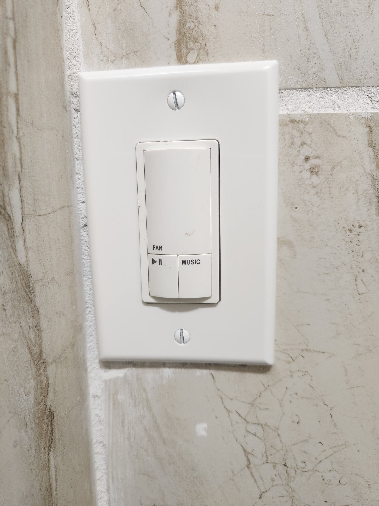 Shower vent/Bluetooth speaker - 7911 Napoleon St