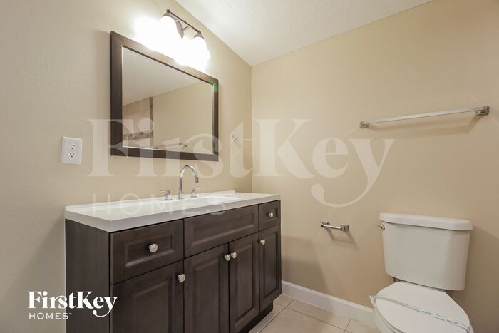 Building Photo - 1021 Delphinium Dr
