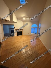 Building Photo - Large Three Bedroom Crown Point Duplex