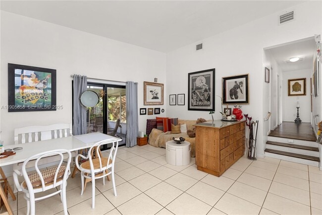 Building Photo - 8531 SW 27th Terrace