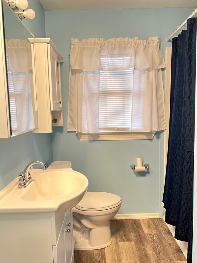 Building Photo - 3 Bed 1.5 Bath House in Belhaven