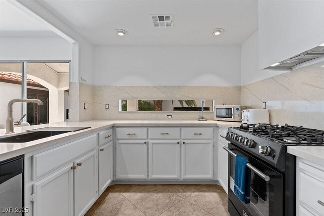 Building Photo - 2829 Via Florentine St