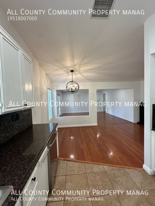 Building Photo - 1857 Creekside Dr