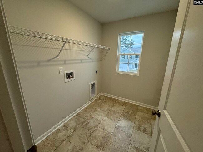 Building Photo - 3026 Hallsdale Dr