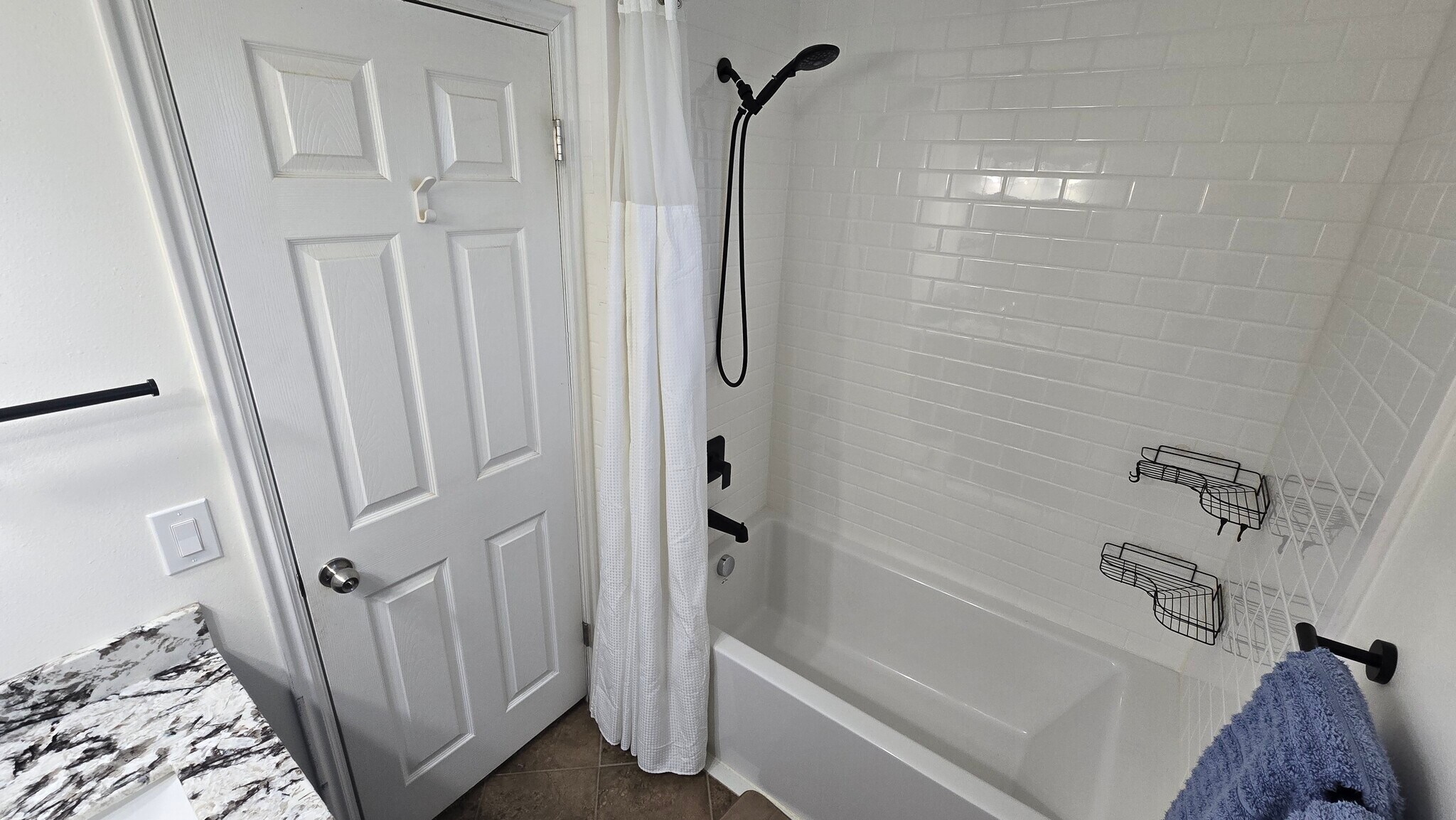 Building Photo - 2504 W Pine Needle Pl