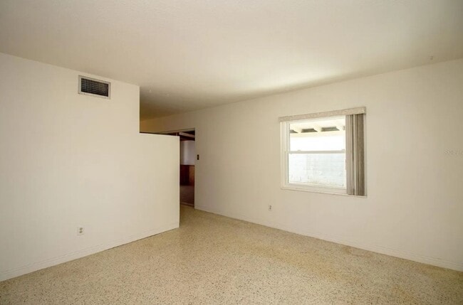Building Photo - For Rent – Move-In Ready Gem with Modern U...