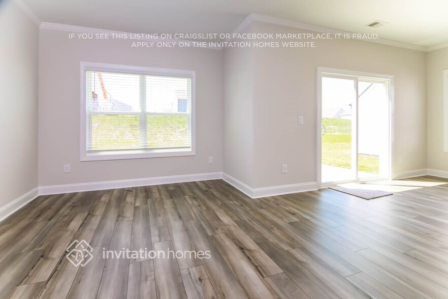 Building Photo - 508 Azalea Gaze Dr