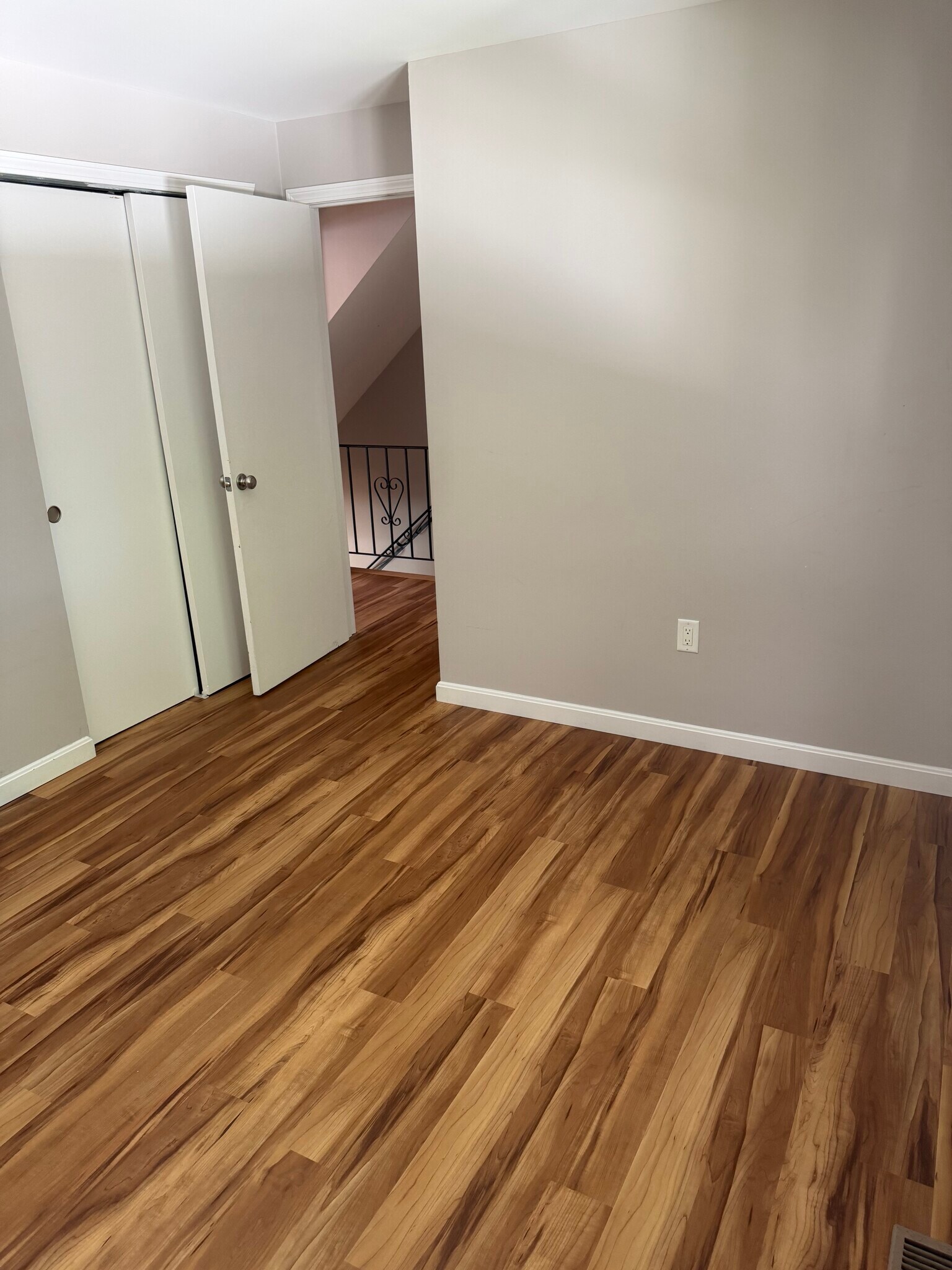 Building Photo - 51 Birchwood Dr