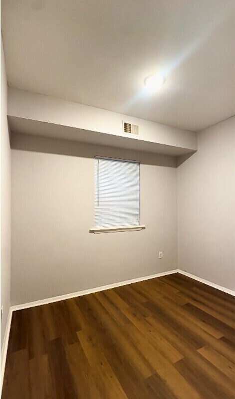 Building Photo - 4215 W Girard Ave