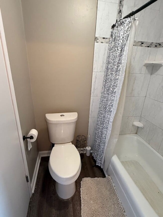 Building Photo - Renovated 3 Bedroom 2 Bath Home on 2 Acres!