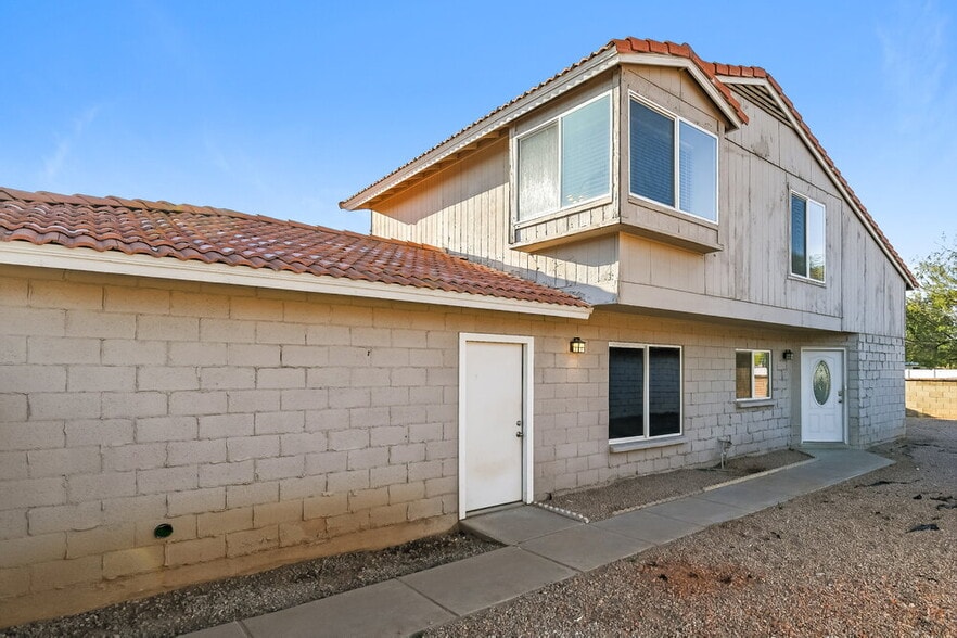 Building Photo - 2718 W Brooks St