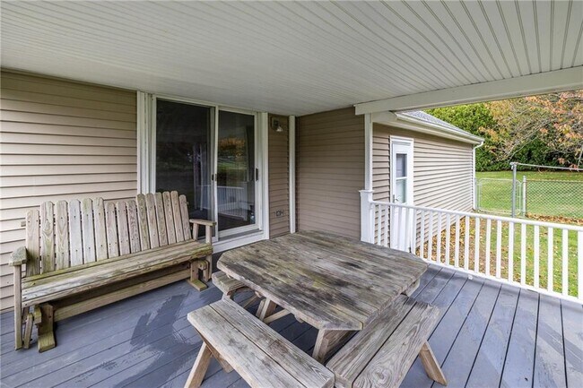 Building Photo - 18 Coggeshall Way