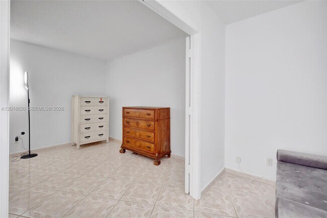 Building Photo - 5401 Collins Ave
