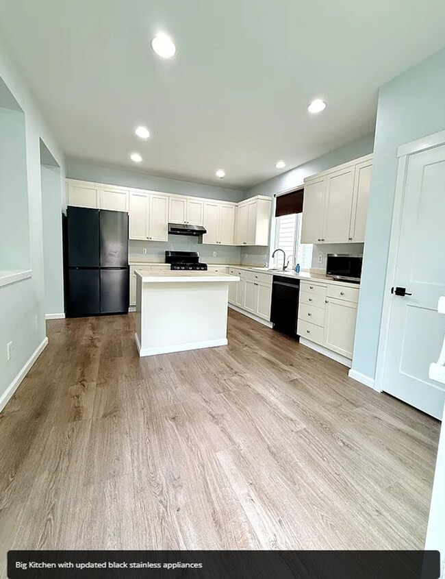 Building Photo - House For Rent In Sammamish