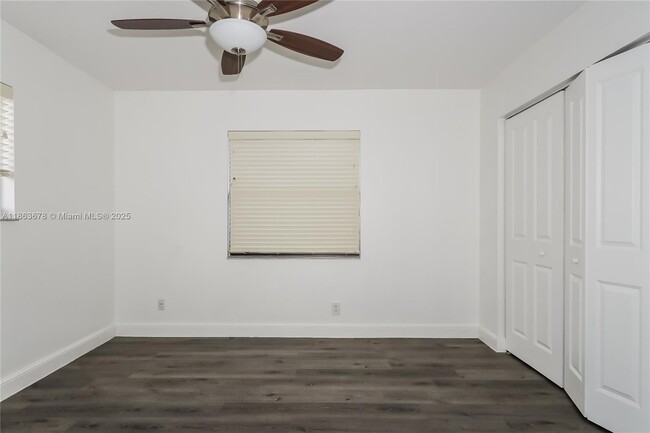 Building Photo - 3577 Lothair Ave