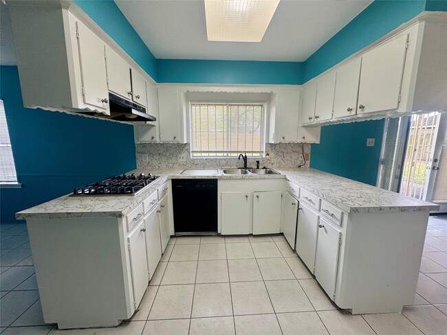 Building Photo - 8418 Hazen St