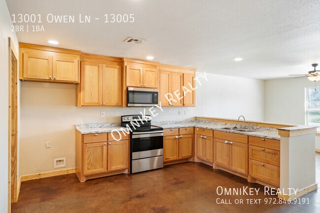 Building Photo - 13001 Owen Ln