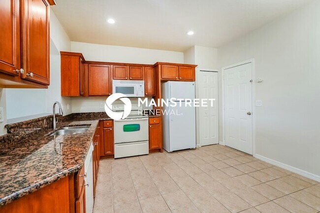 Building Photo - 4 Bedroom Pet-Friendly Home in Fort Myers, FL with Main Street Renewal