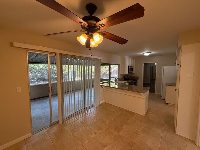 Building Photo - 5 bed 2.5 bath on New Mills!