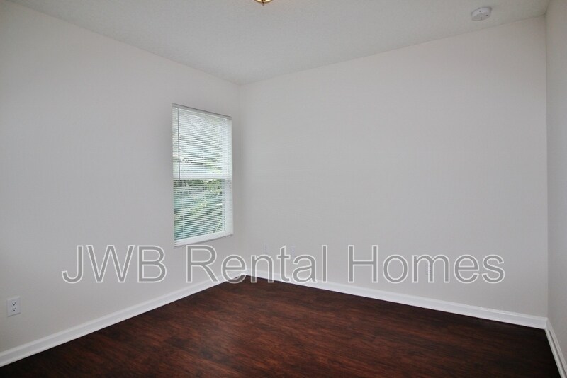 Building Photo - 8914 Dandy Ave