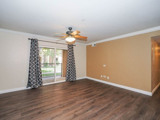 Building Photo - GROUND LEVEL CONDO UNIT