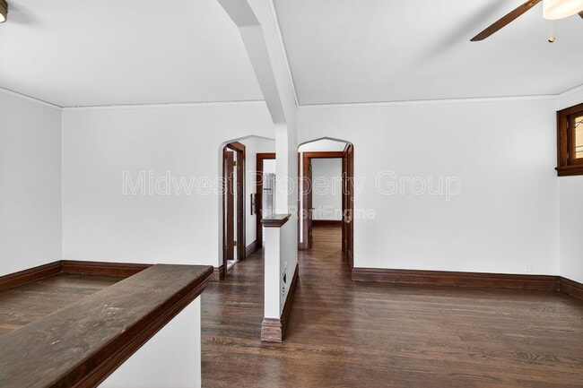 Building Photo - 5324 Nagel Ave