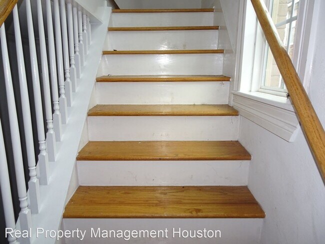 Building Photo - 1 br, 1 bath House - 2302 Blodgett Street #3