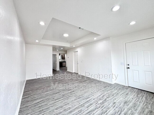 Building Photo - 329 SE 46th St