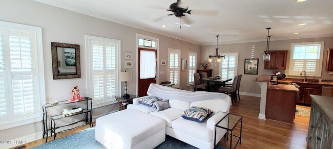 Building Photo - 503 Waight St