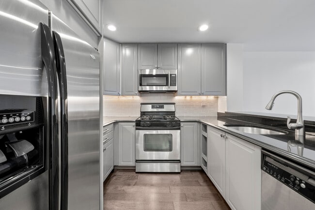 Building Photo - 417 Ellery Ct