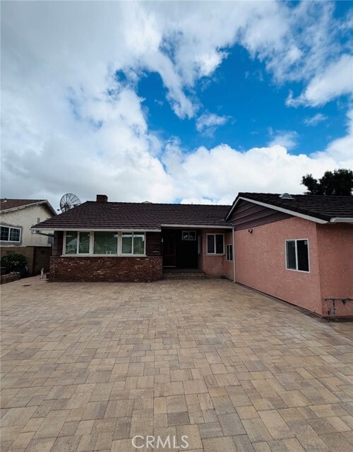 Building Photo - 10024 Norwich Ave