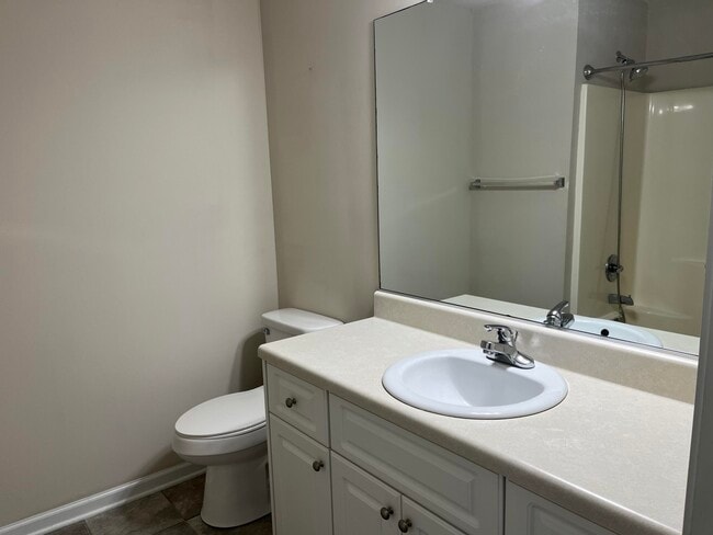 Building Photo - 707 Keyes Dr