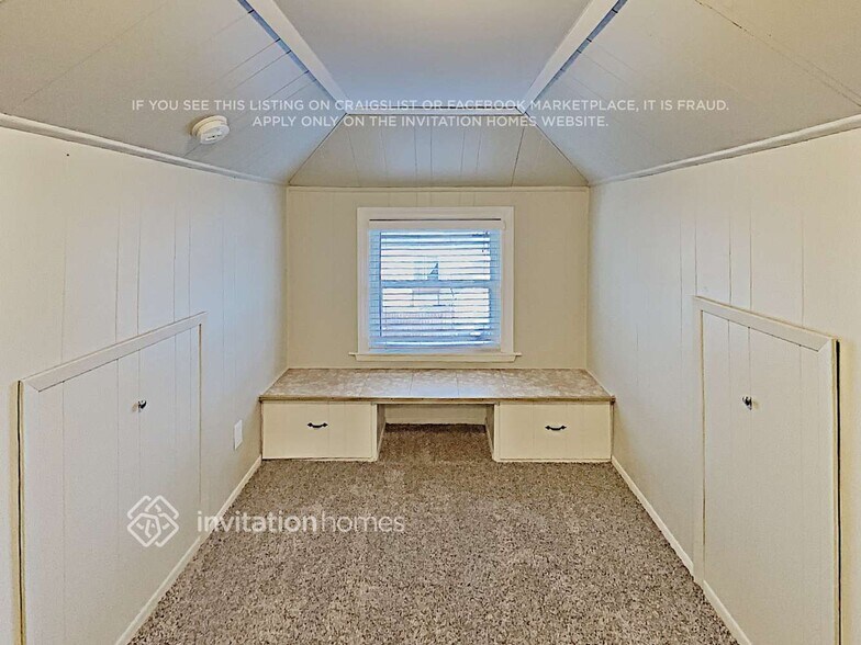 Building Photo - 7938 W Elmgrove Dr