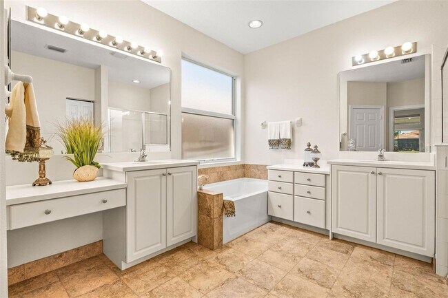 Building Photo - 4949 Sandy Brook Cir