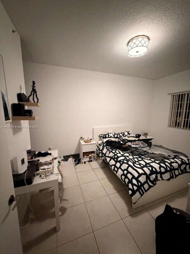 Building Photo - 7350 NW 114th Ave