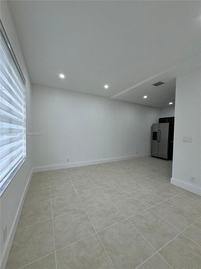 Building Photo - 16820 SW 1st Manor