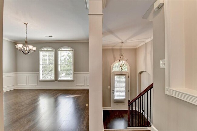 Building Photo - 812 Red Hart Ln