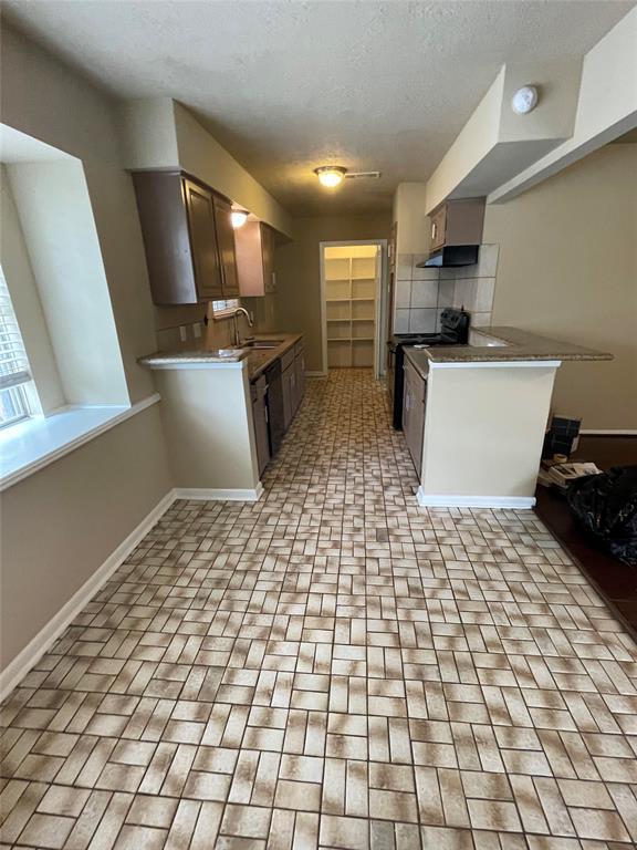 Building Photo - 10306 Twin Hills Ct