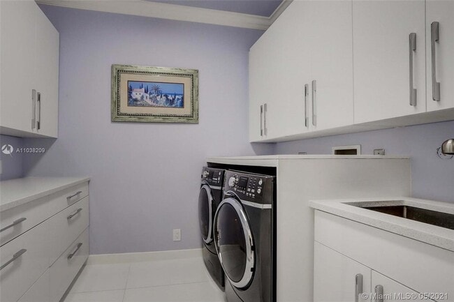 Building Photo - 750 Marine Dr