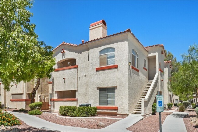 Building Photo - 525 Indian Princess Dr